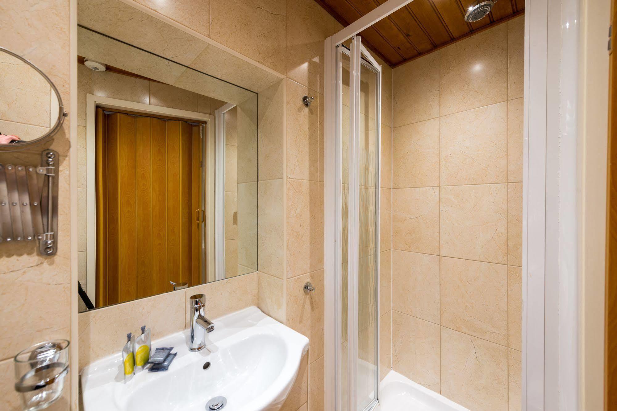 Adria Hotel Londen