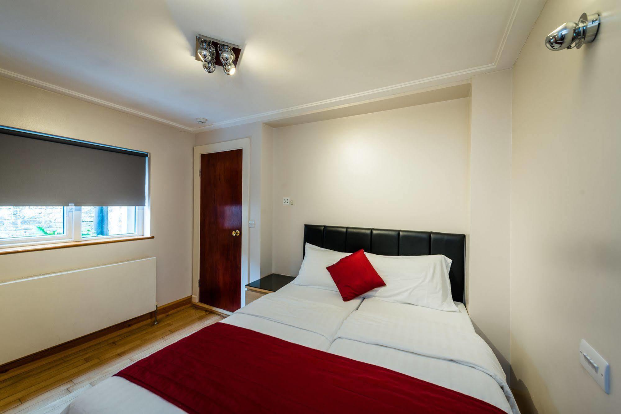 Adria 3* Londen