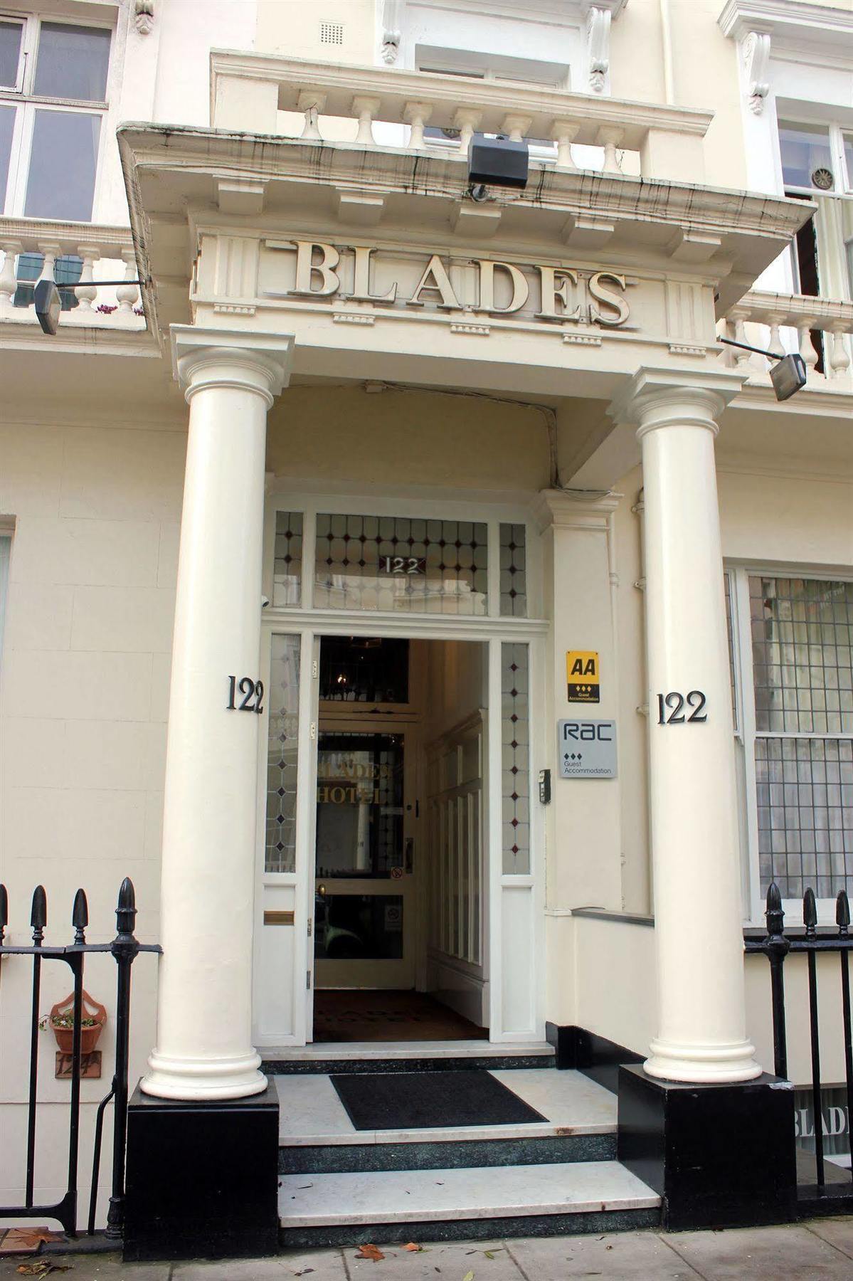 Hotel Blades
