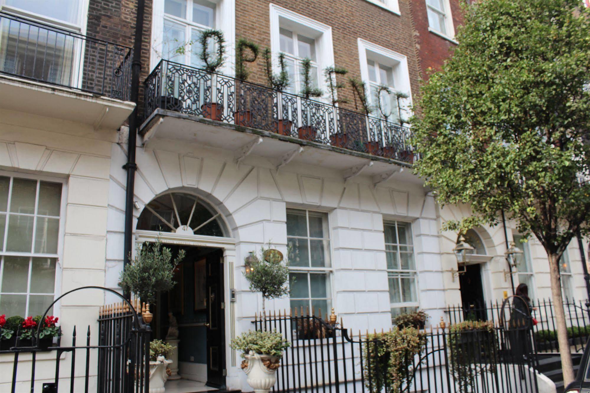 Opulence Hotel