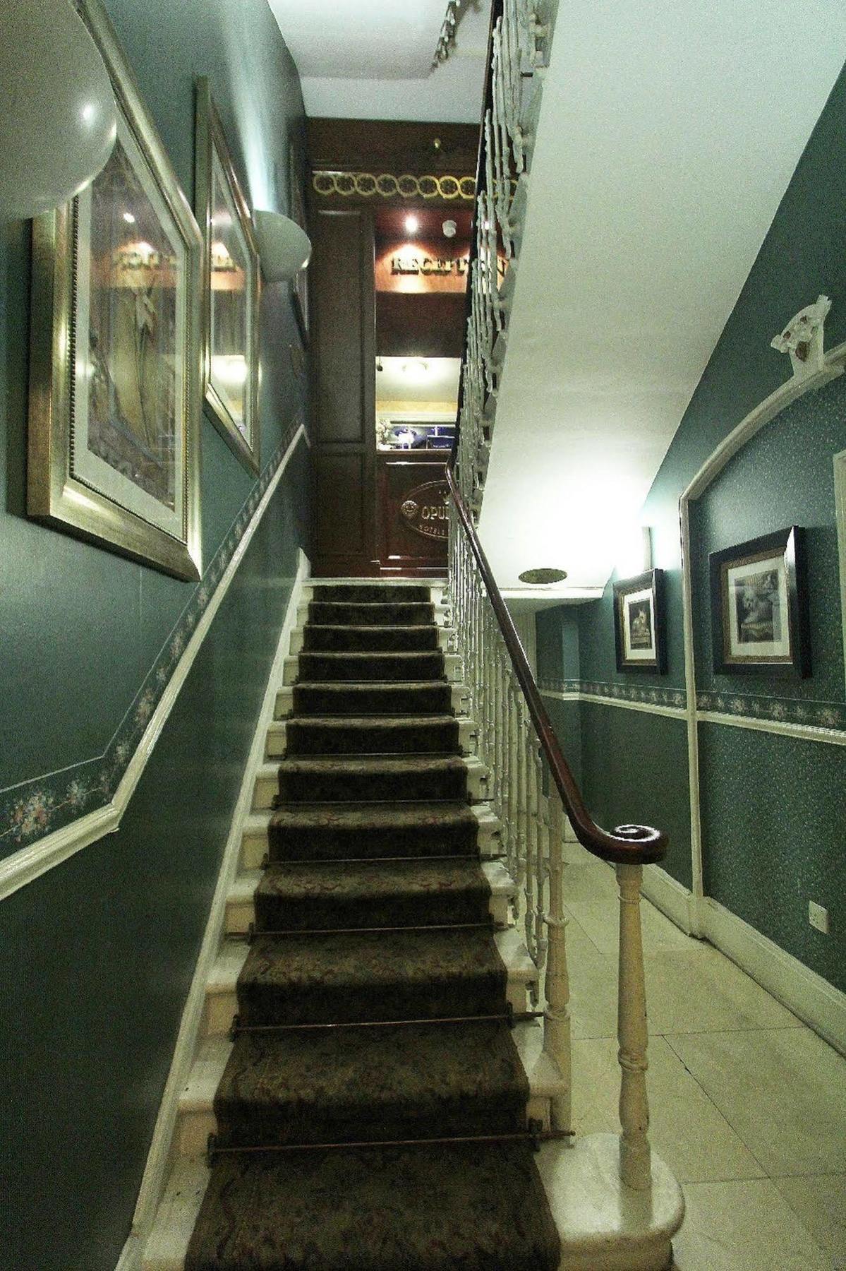 Opulence 4*