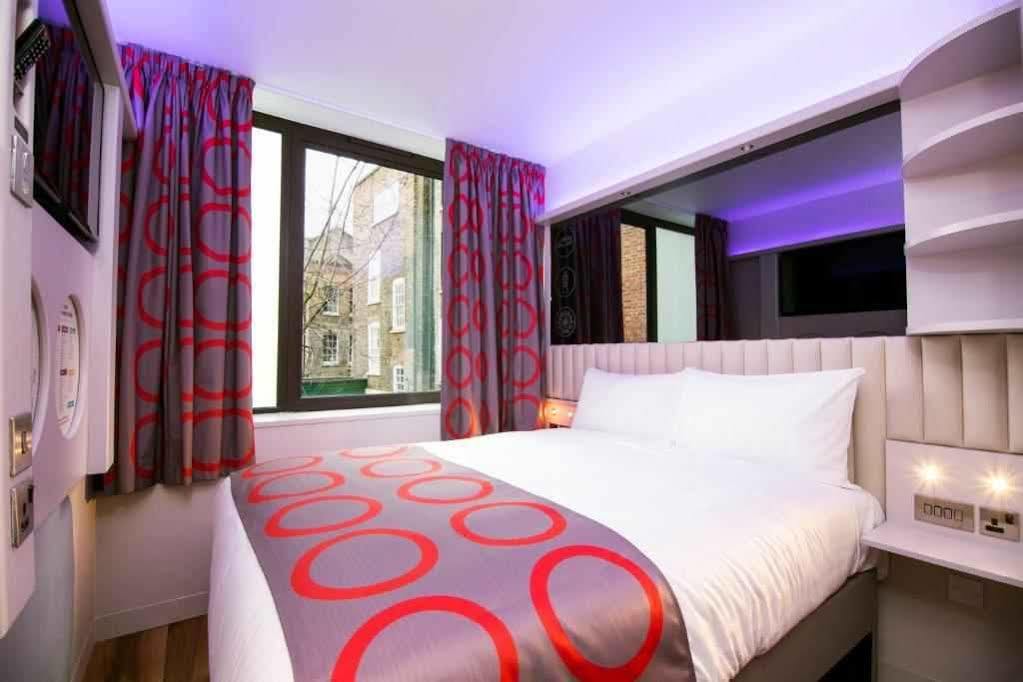 Point A Canary Wharf Hotel 3*