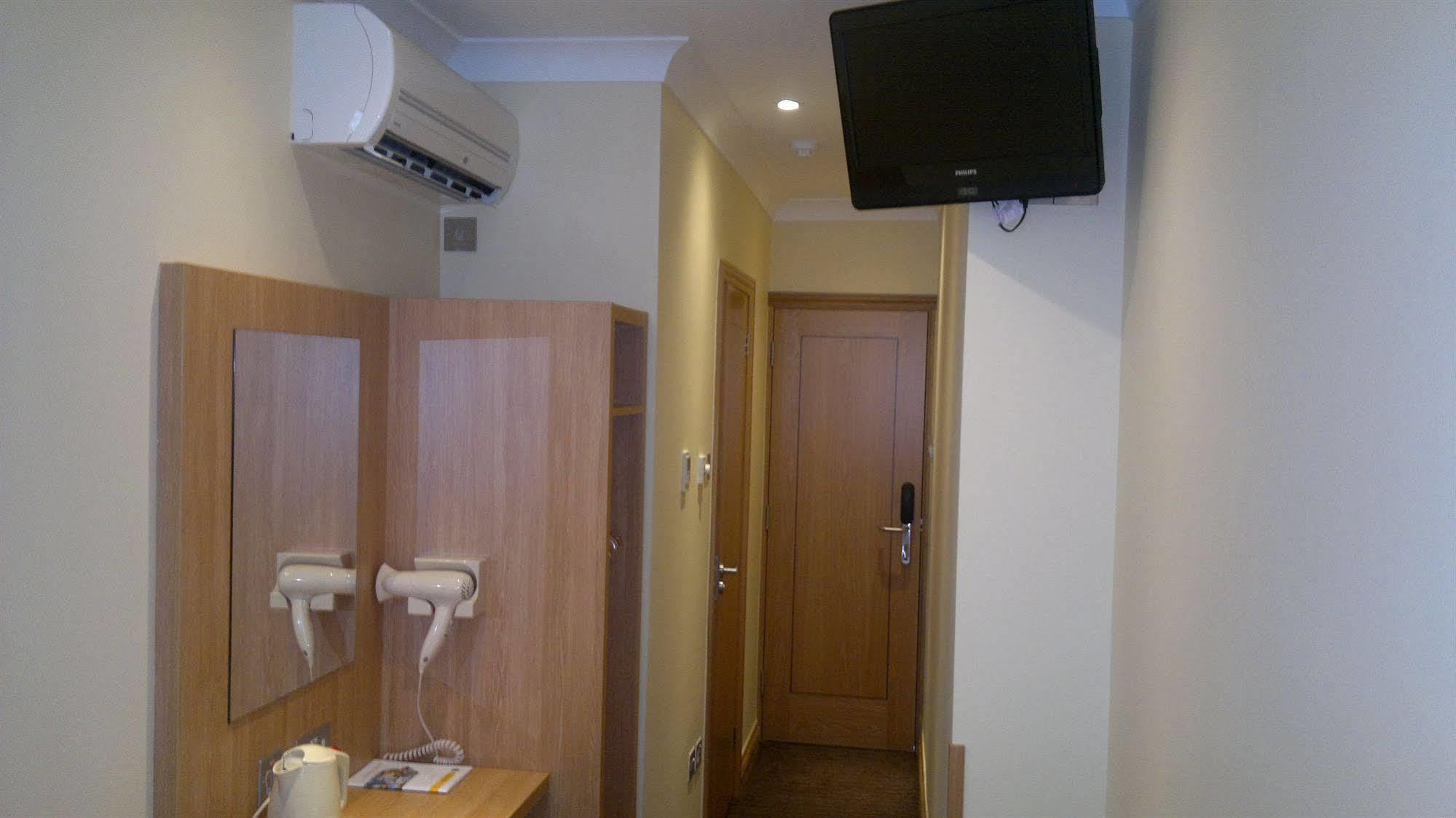 Comfort Hyde Park Inn 3*