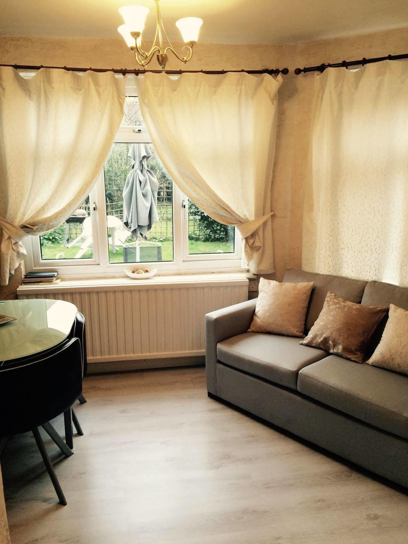 Lovely Garden Apartment In Wimbledon Town Centre With Private Parking By Wimbledon Holiday Lets Apartment *