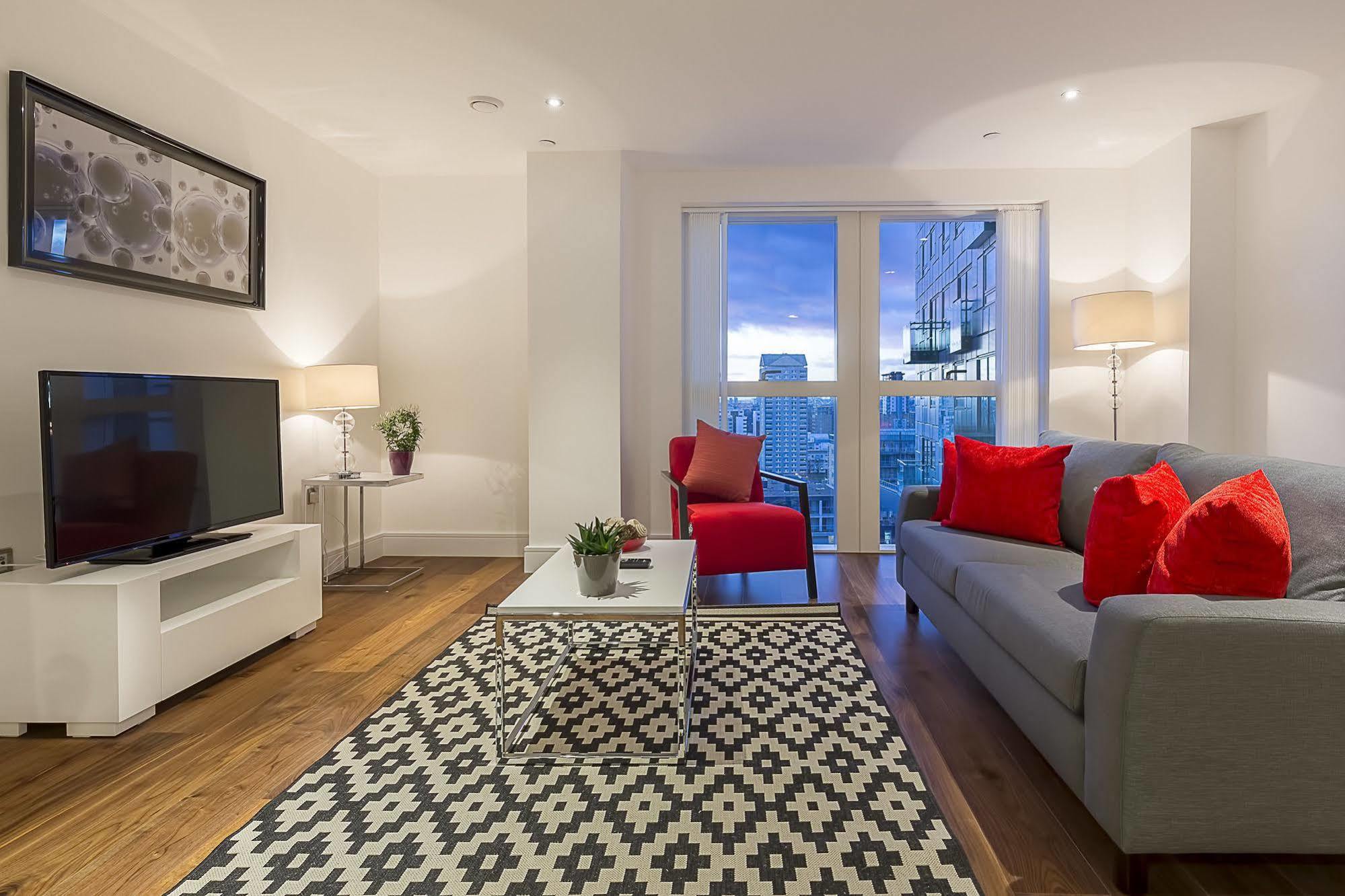 Lincoln Plaza Apartment London