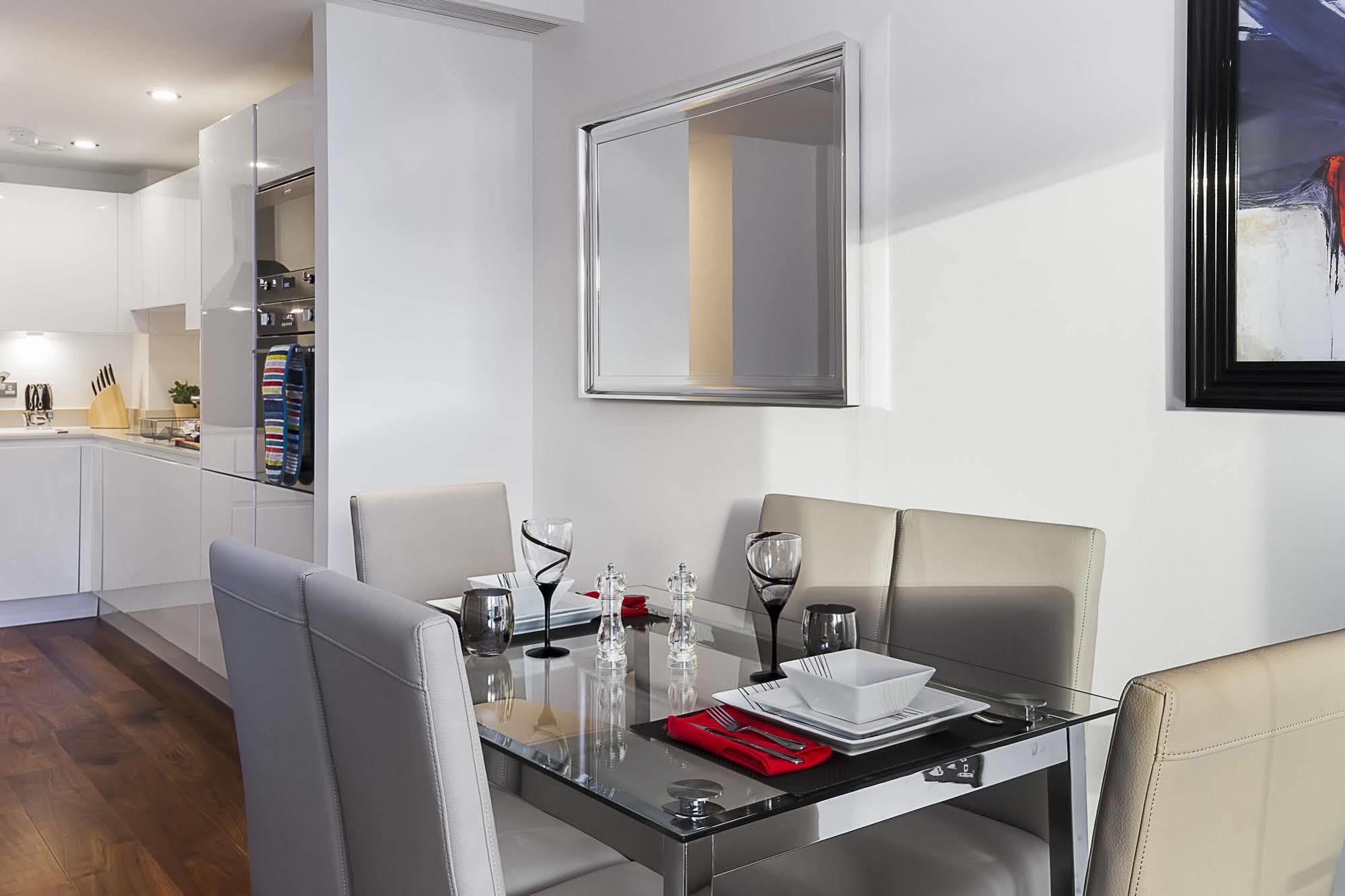 Lincoln Plaza Apartment