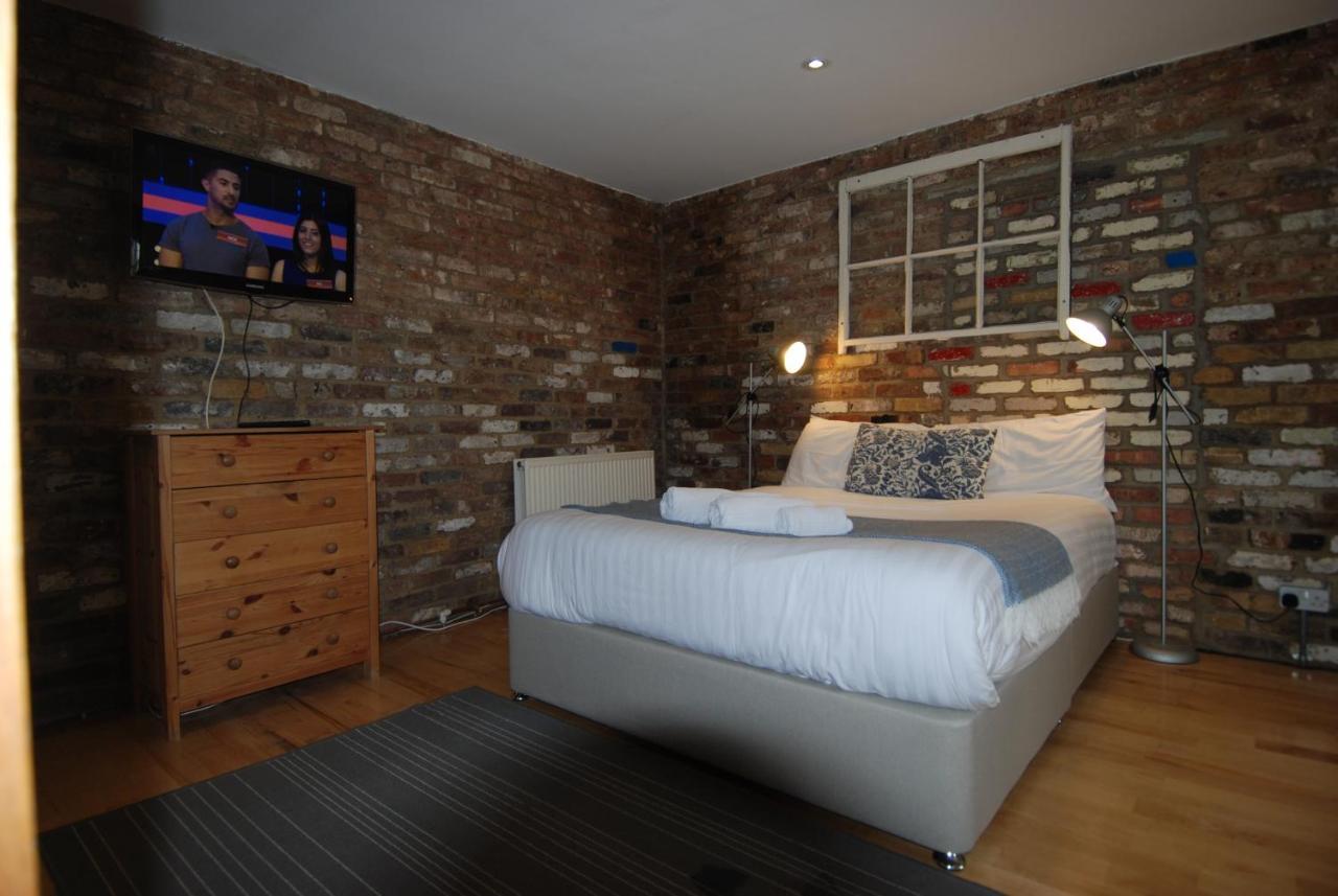 Destination 2 Three Apartment London