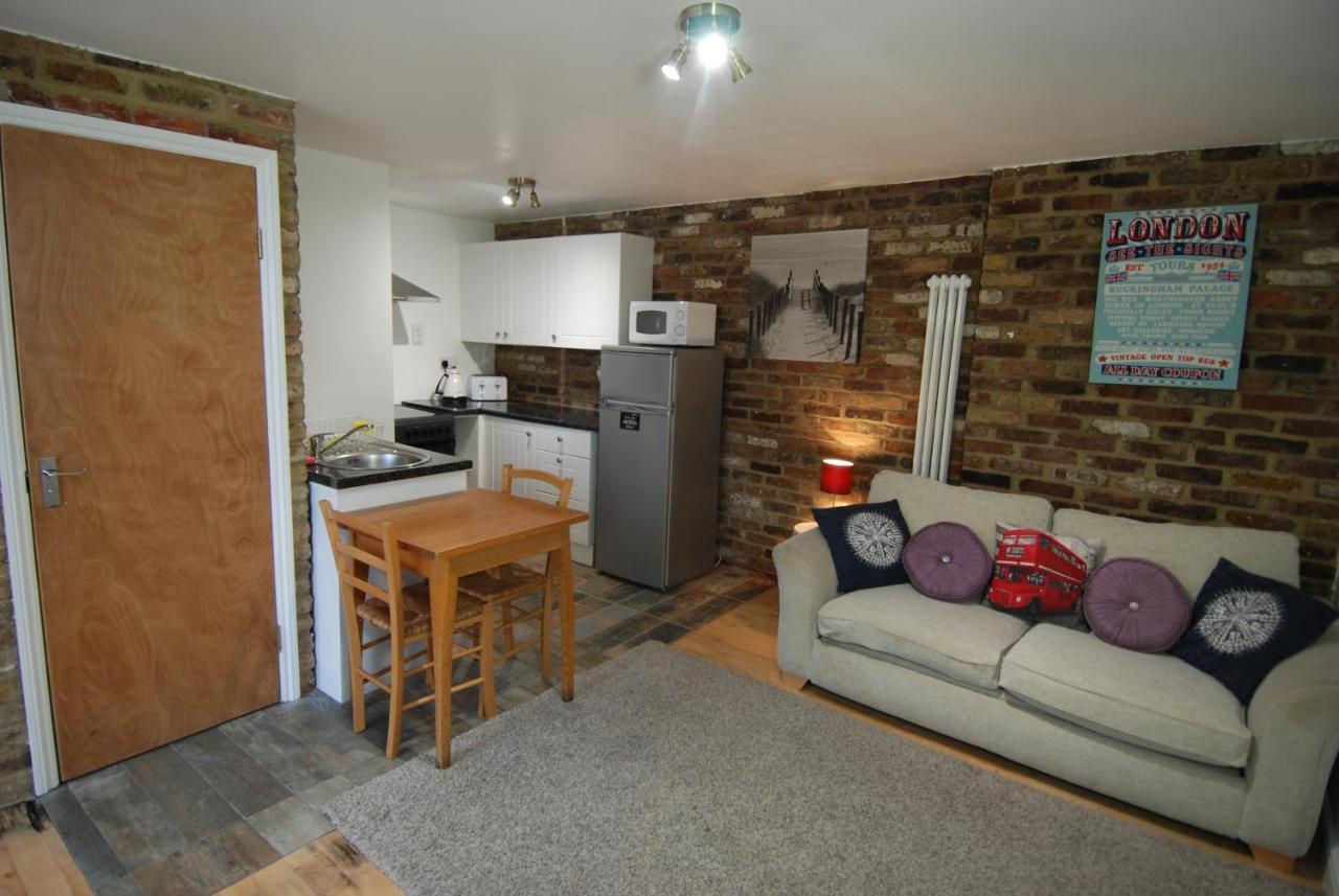 Destination 2 Three Apartment *