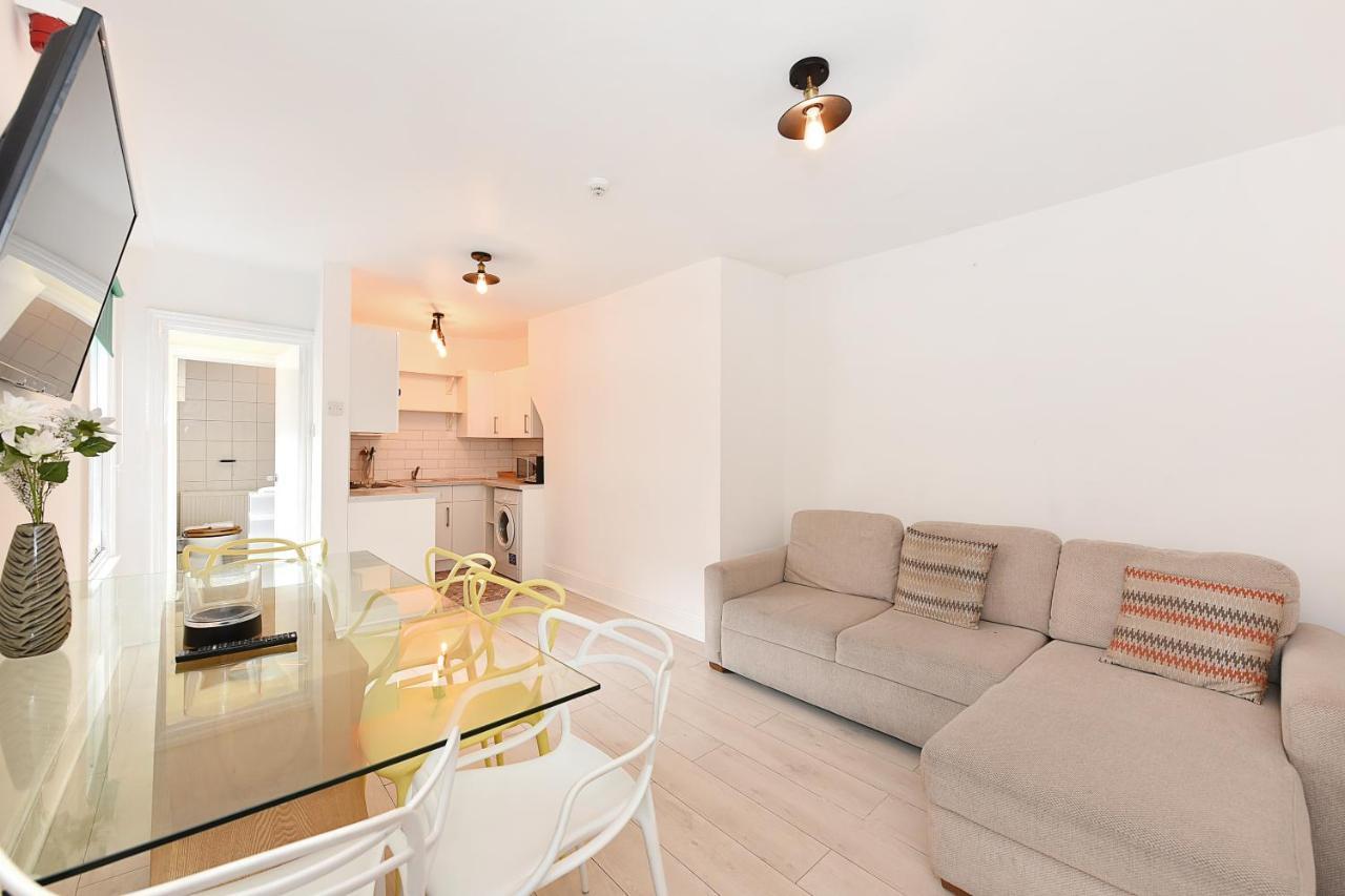 Baker Street Apartment