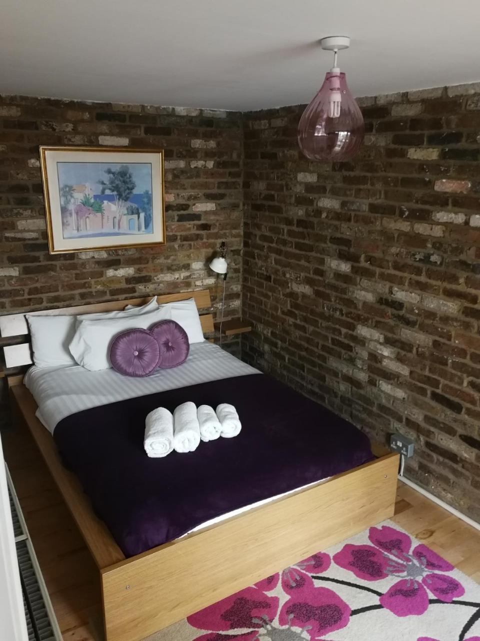 Destination 2 Three Apartment London