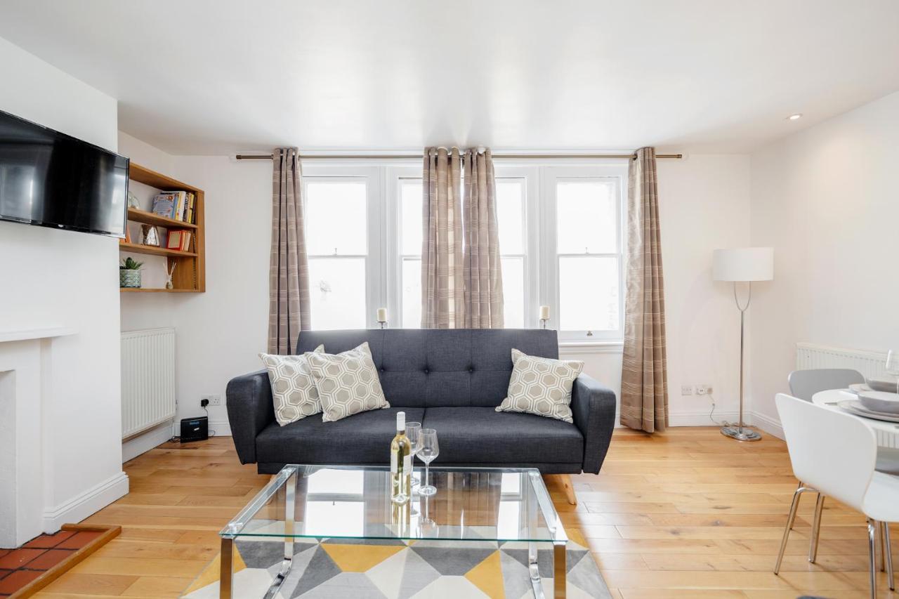 Apartment Great Mayfair Apartment,sleeps 6 London