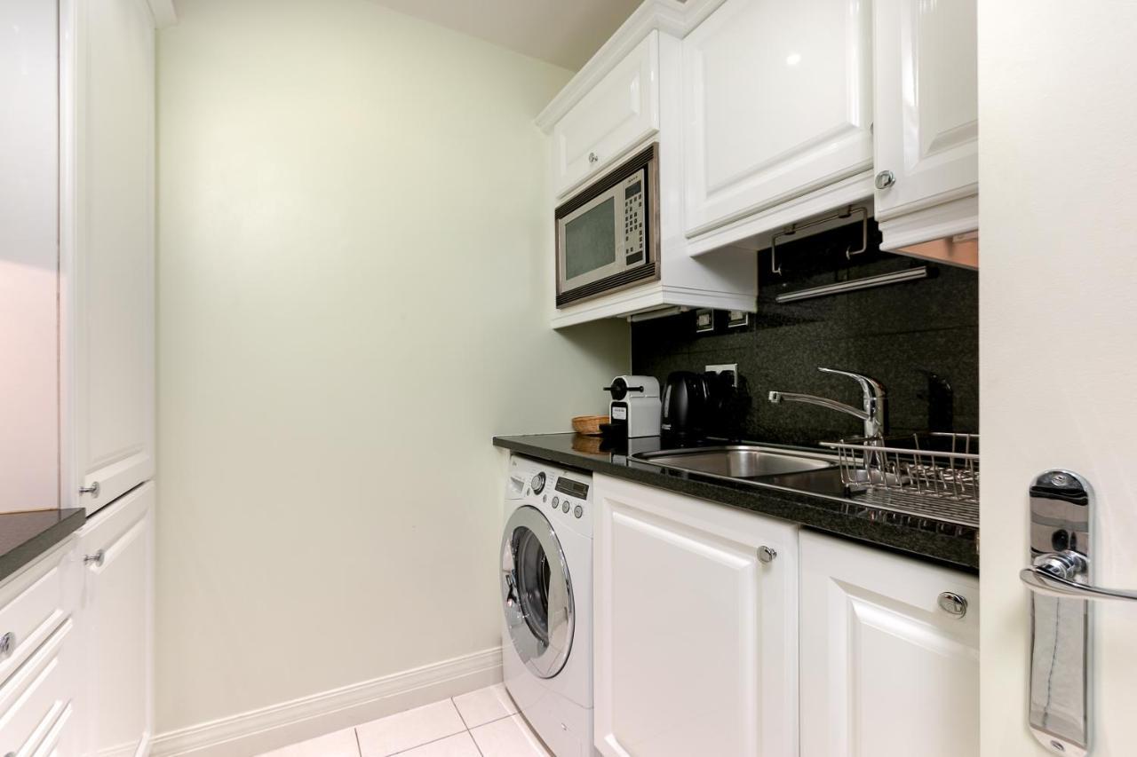 Point West Apartment London