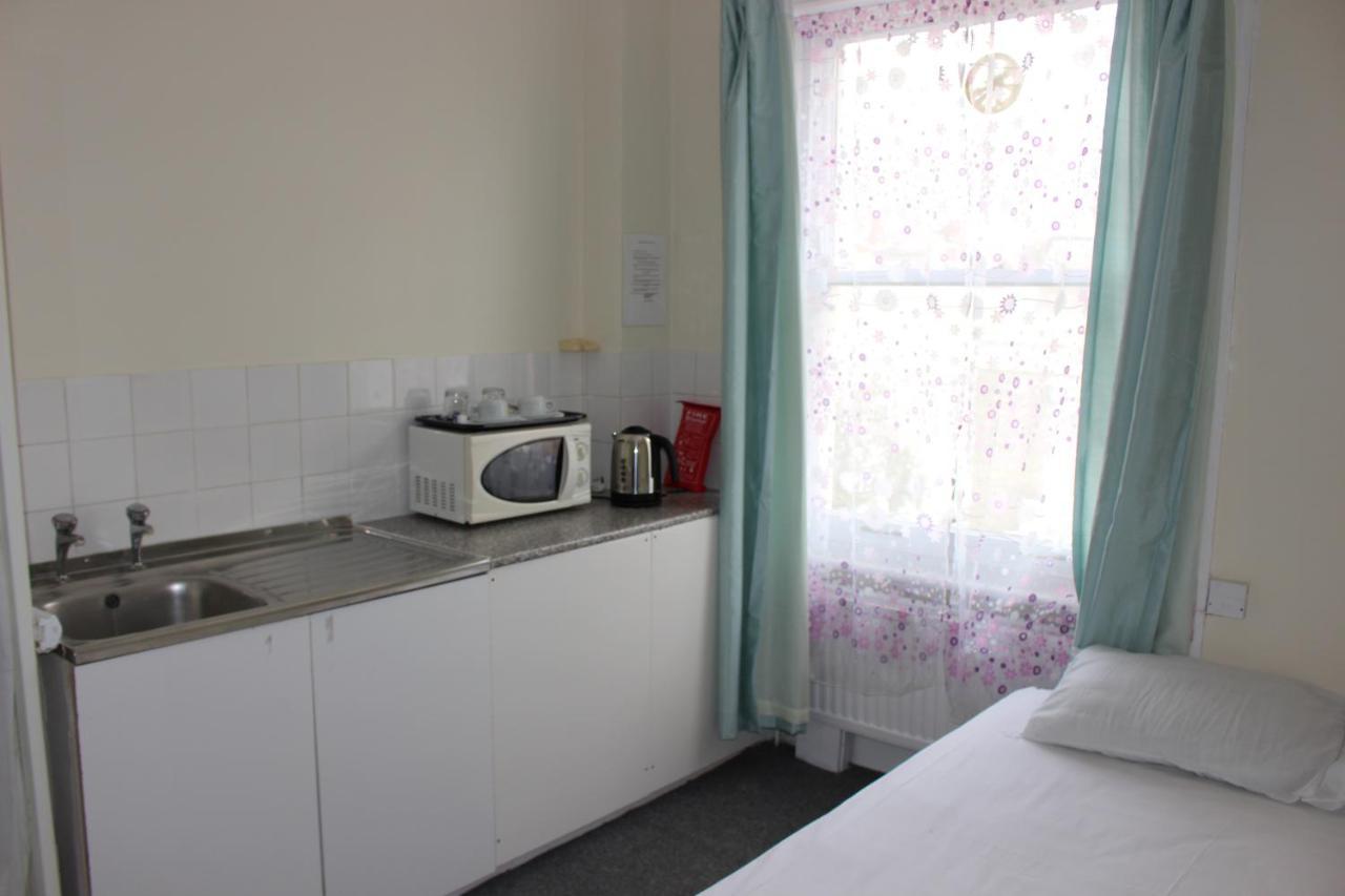 Apartment Regents Court London