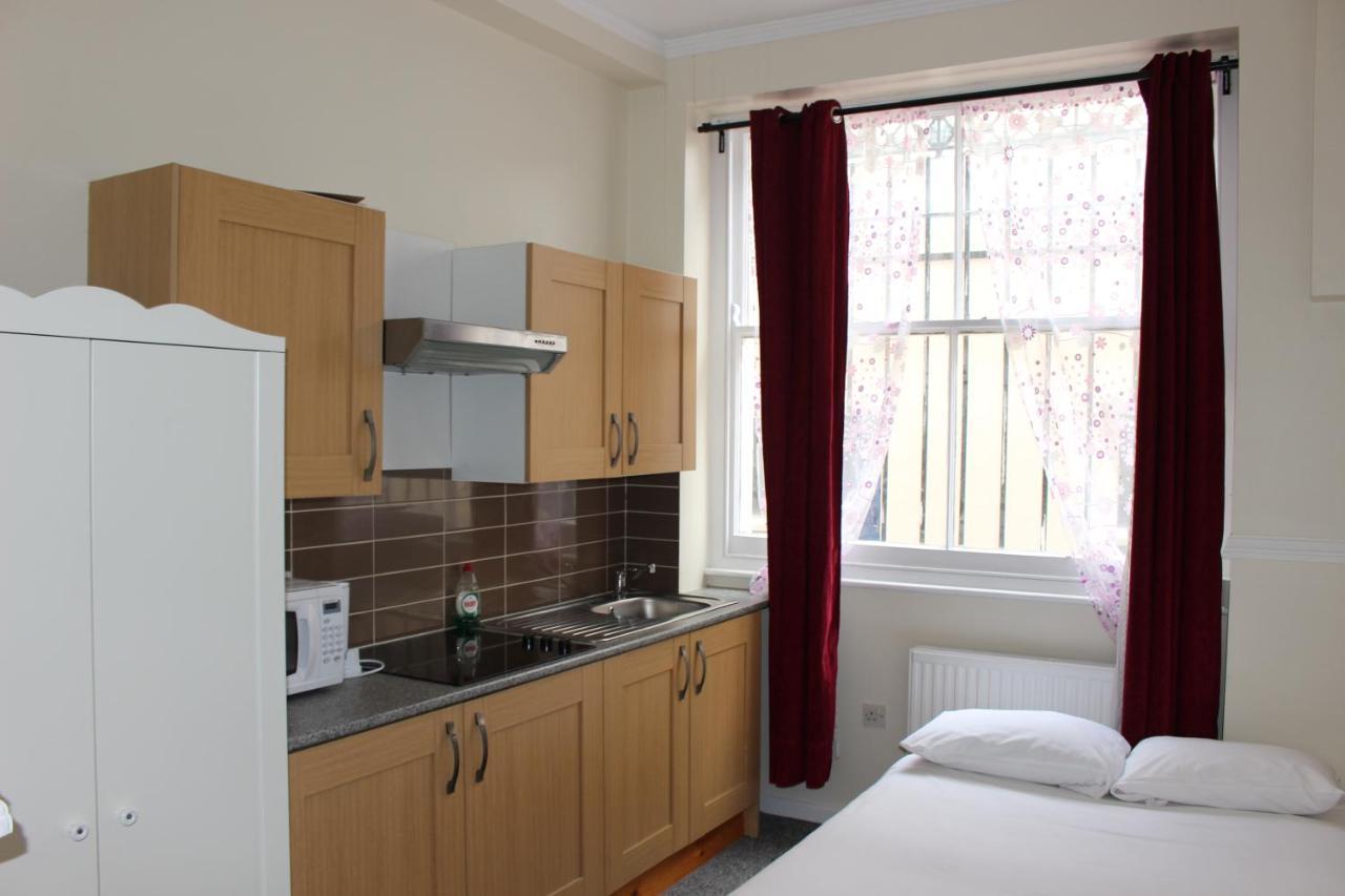 Regents Court Apartment *