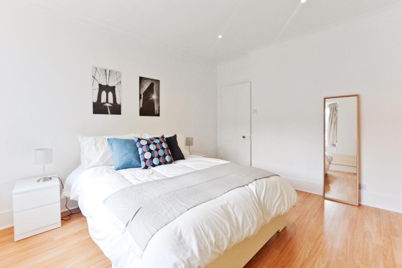 Luxury 3 Bedrooms Mews House In South Kensington Holiday home London