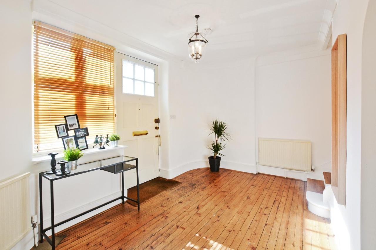 Luxury 3 Bedrooms Mews House In South Kensington Holiday home London