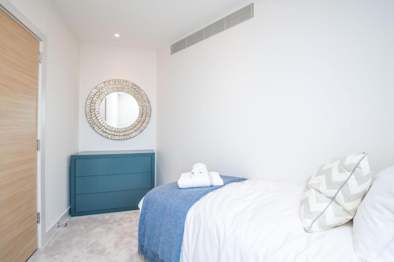 Apartment Luxurious Victoria By The Apollo Theatre By Underthedoormat London