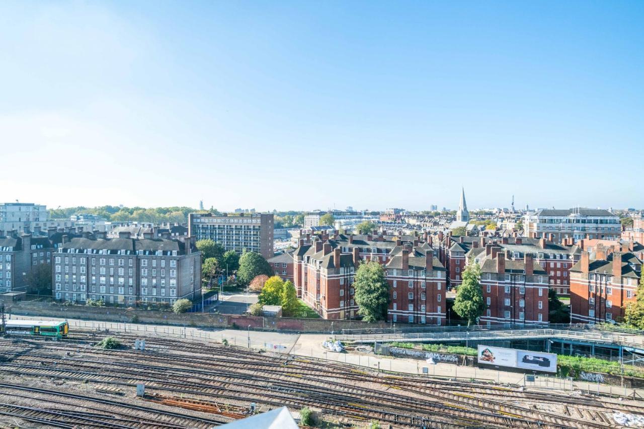 Luxurious Victoria By The Apollo Theatre By Underthedoormat Apartment London