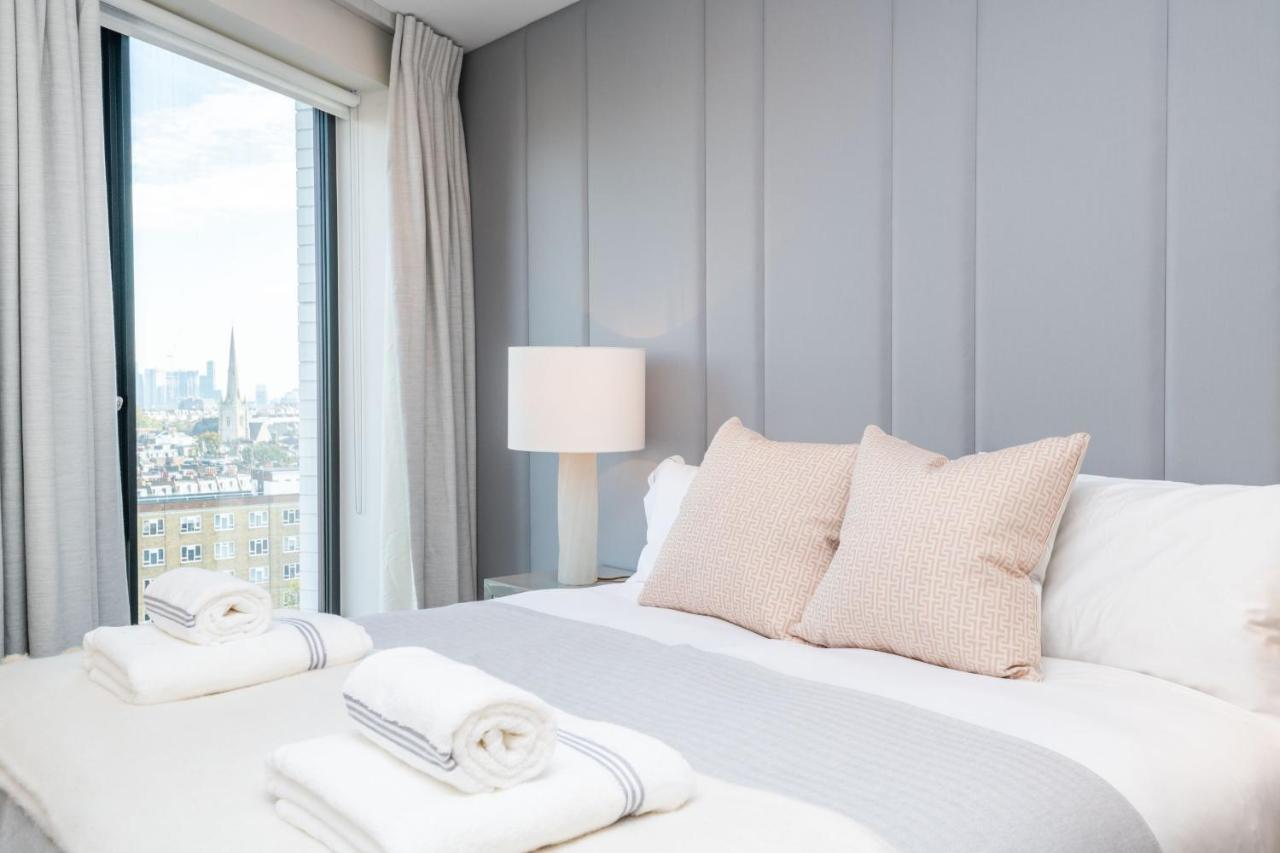 Luxurious Victoria By The Apollo Theatre By Underthedoormat Apartment