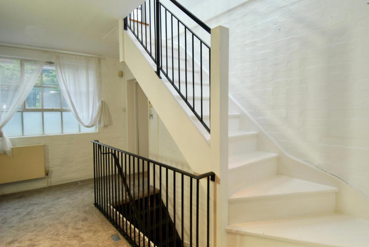 Destination 2 Three Apartment London
