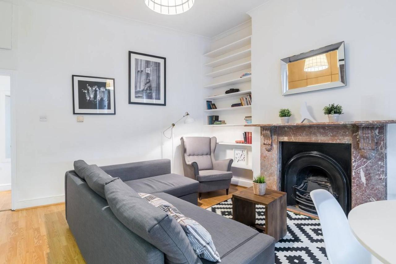 2br Spacious Flat In West Kensington Fits 6! *