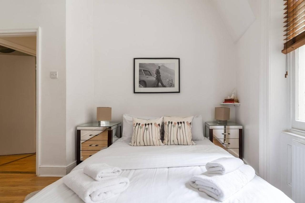 2br Spacious Flat In West Kensington Fits 6! Apartment *