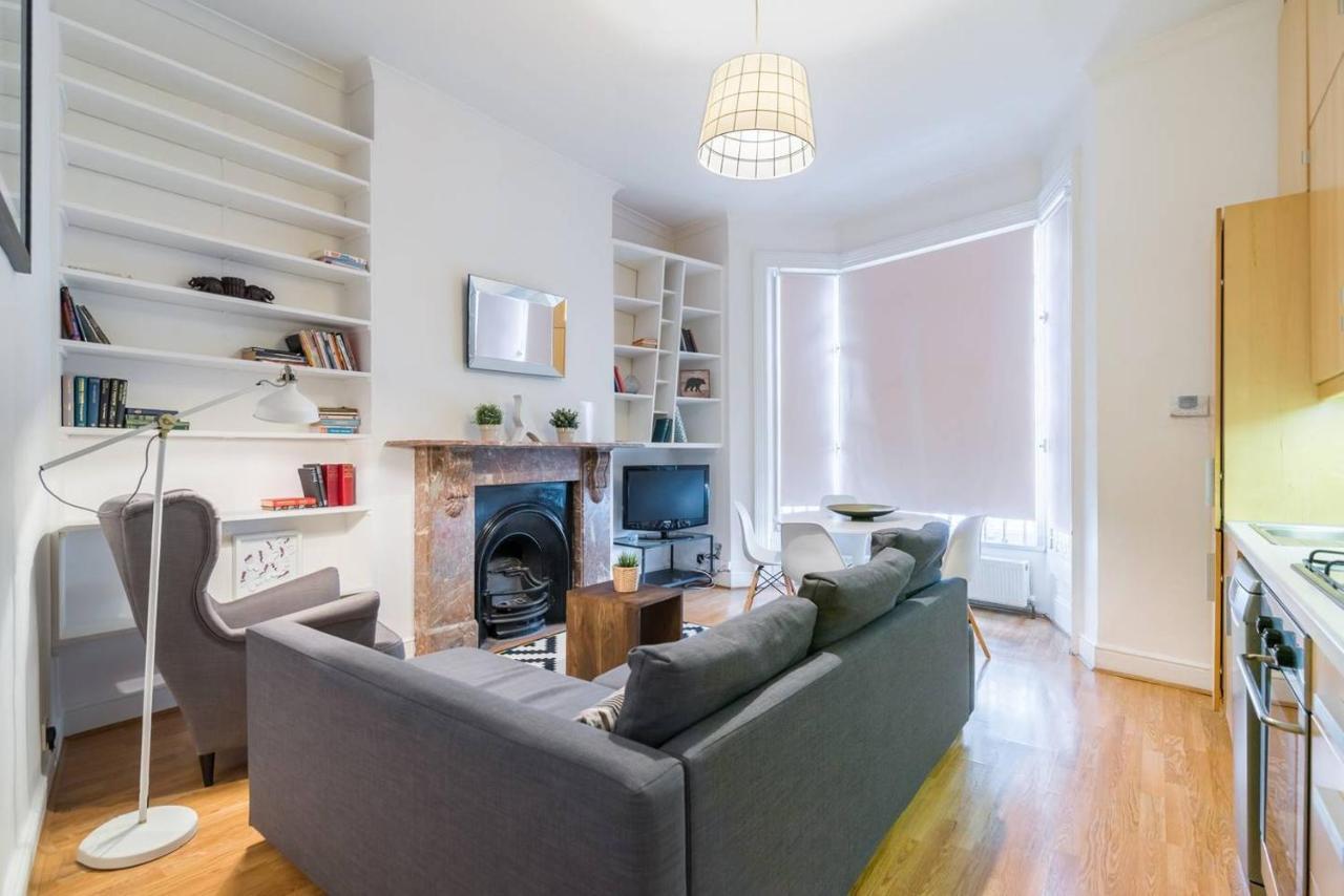 2br Spacious Flat In West Kensington Fits 6! Apartment