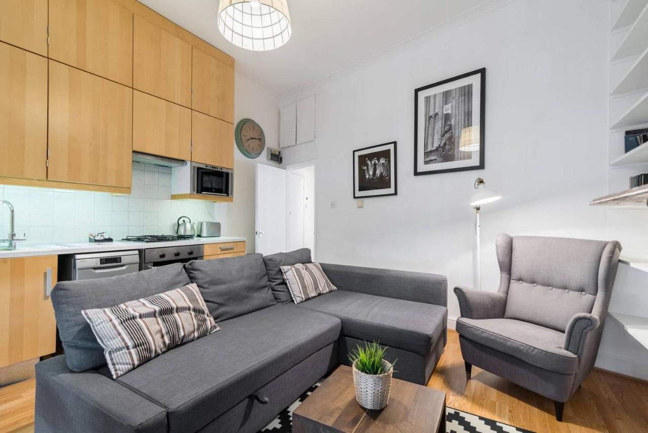 2br Spacious Flat In West Kensington Fits 6! * London
