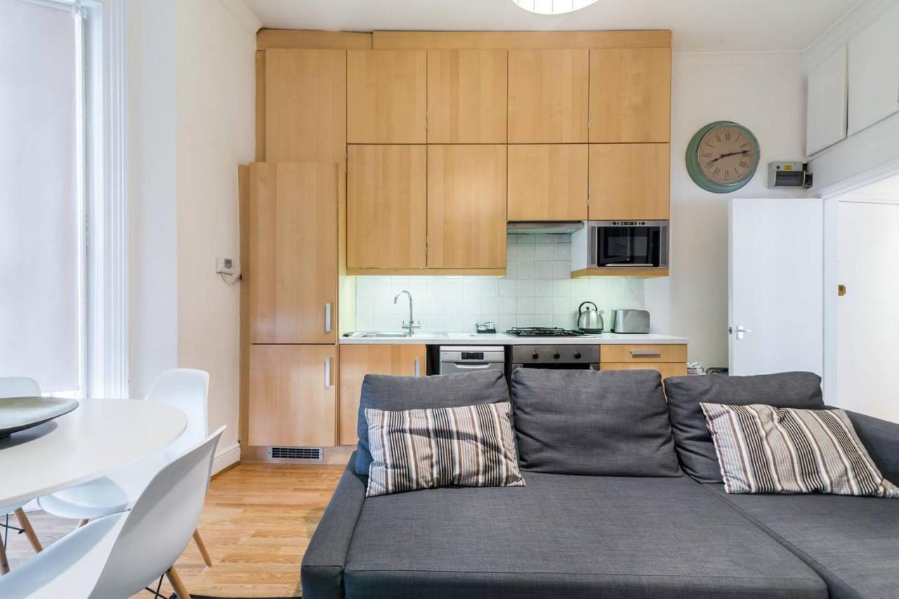 2br Spacious Flat In West Kensington Fits 6! *