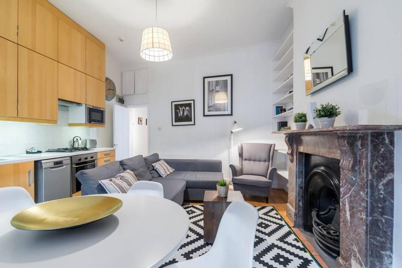 2br Spacious Flat In West Kensington Fits 6! * London
