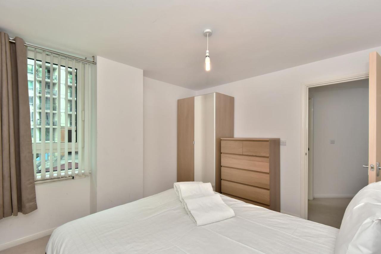 Apartment St George Wharf