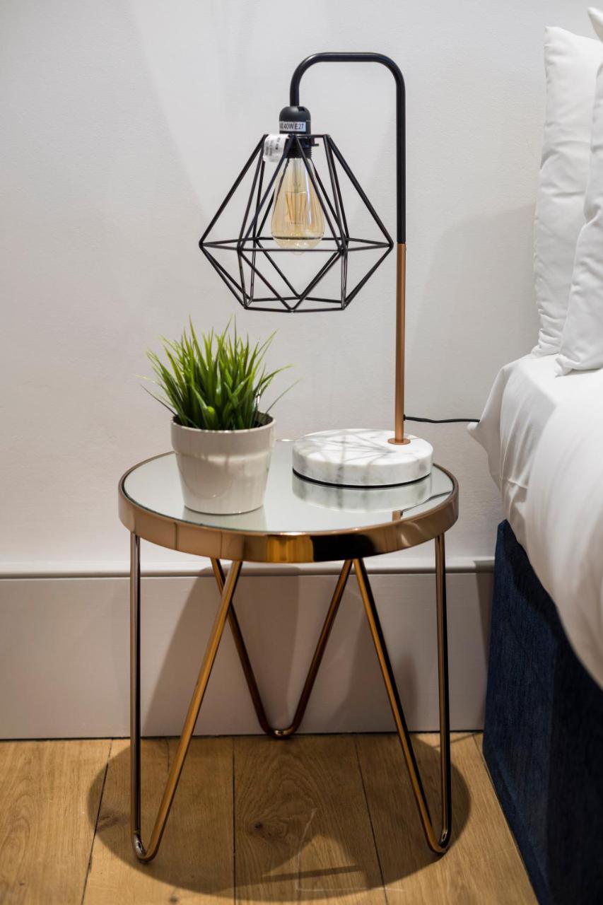 Aspen Regis Kensington Apartment