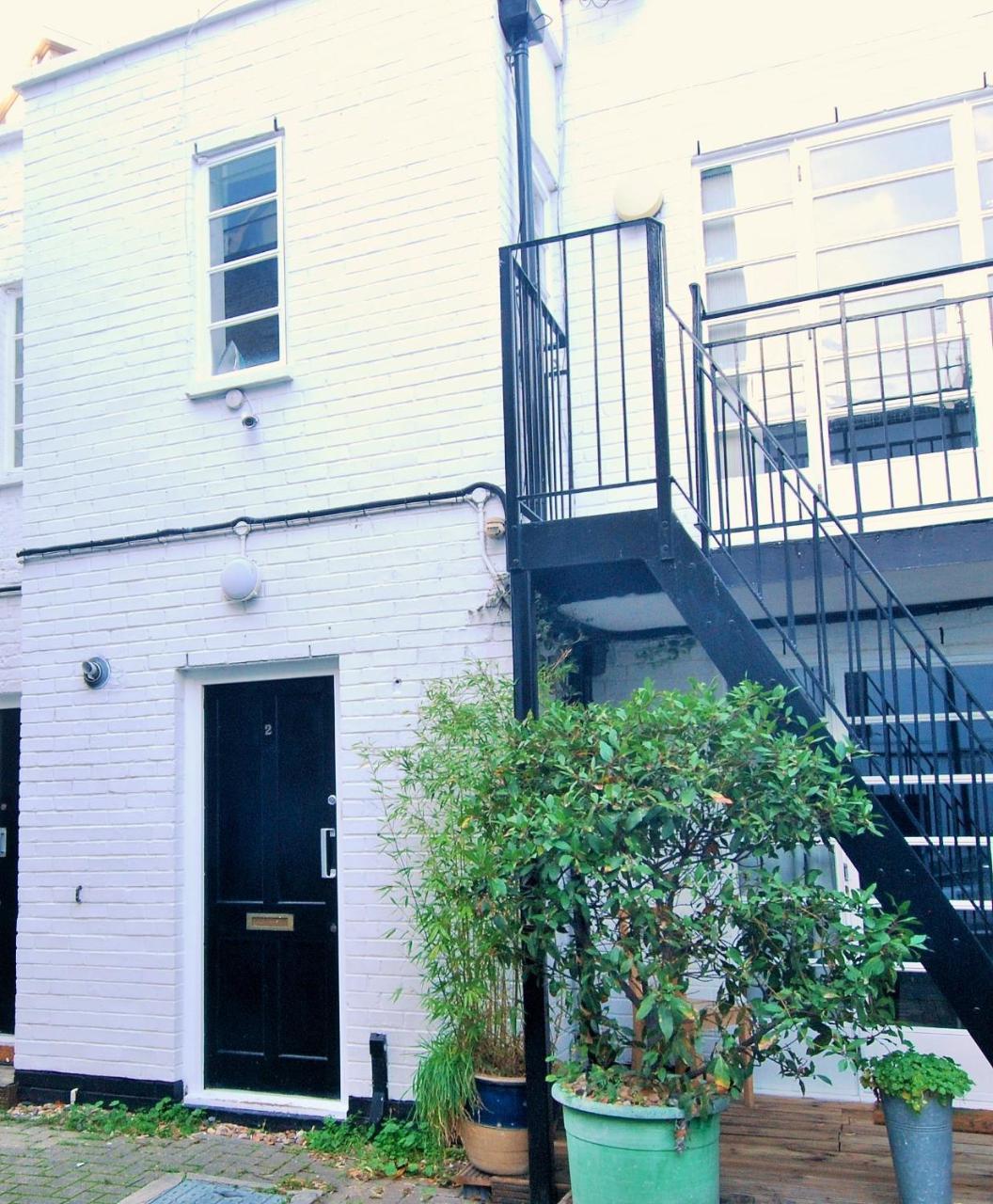 Destination 2 Three Apartment London