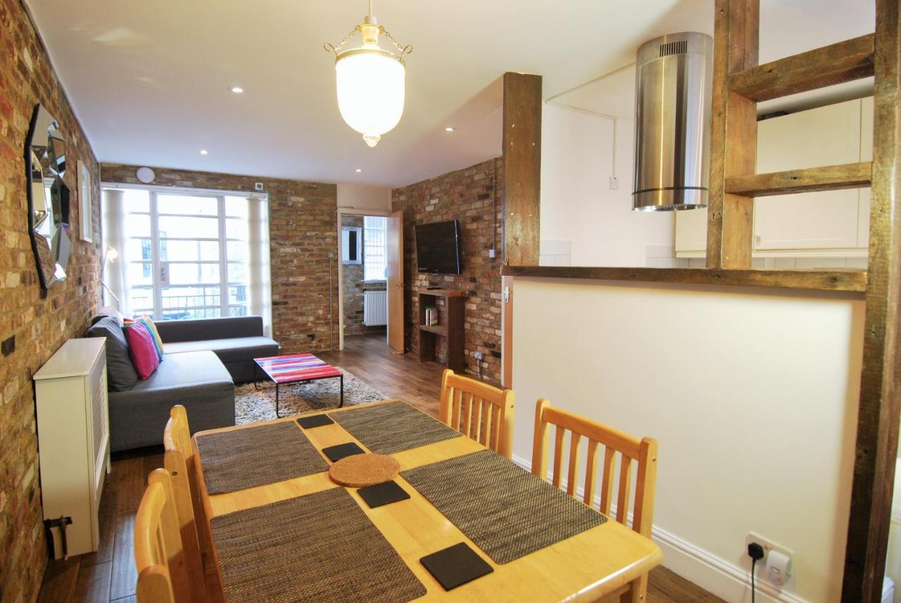 Destination 2 Three Apartment London