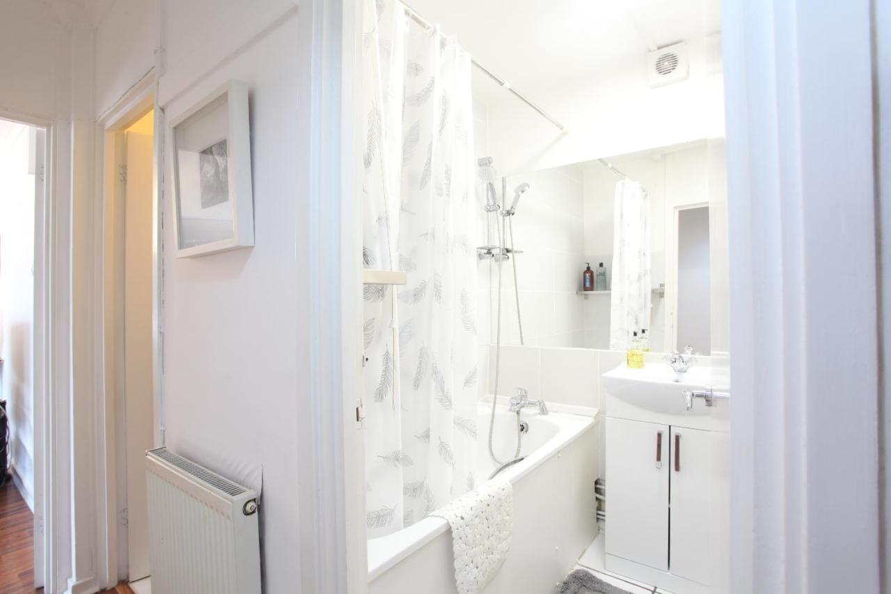 Chelsea Off Kings Road One Bedroom With Balcony Appartement Londen