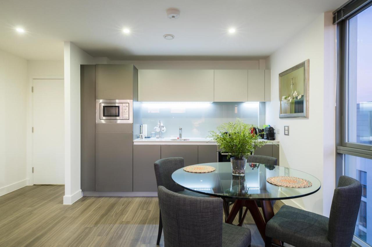 Elegant 1 Bed Flat With Balcony In Islington Londen