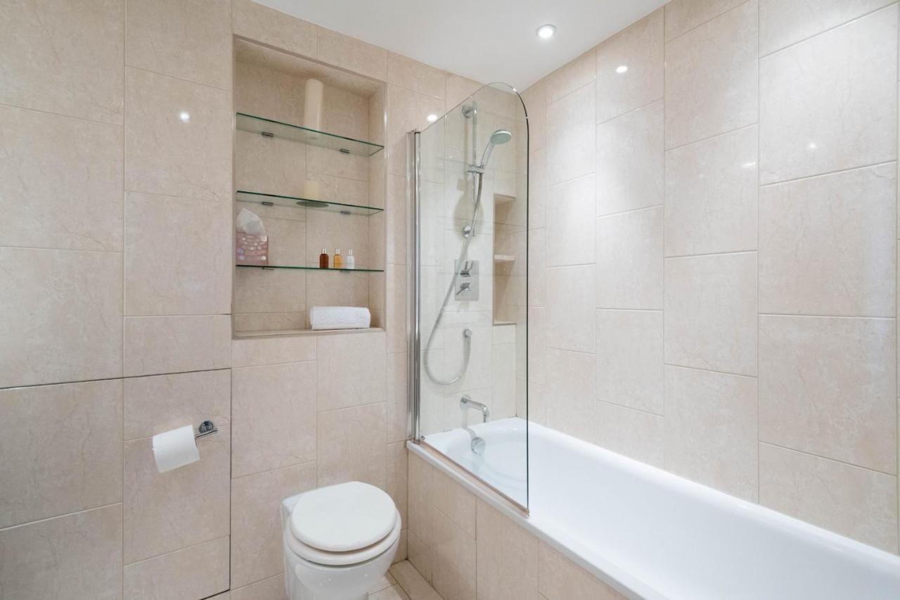 Delightful Kensington Close To Hyde Park By Underthedoormat * London