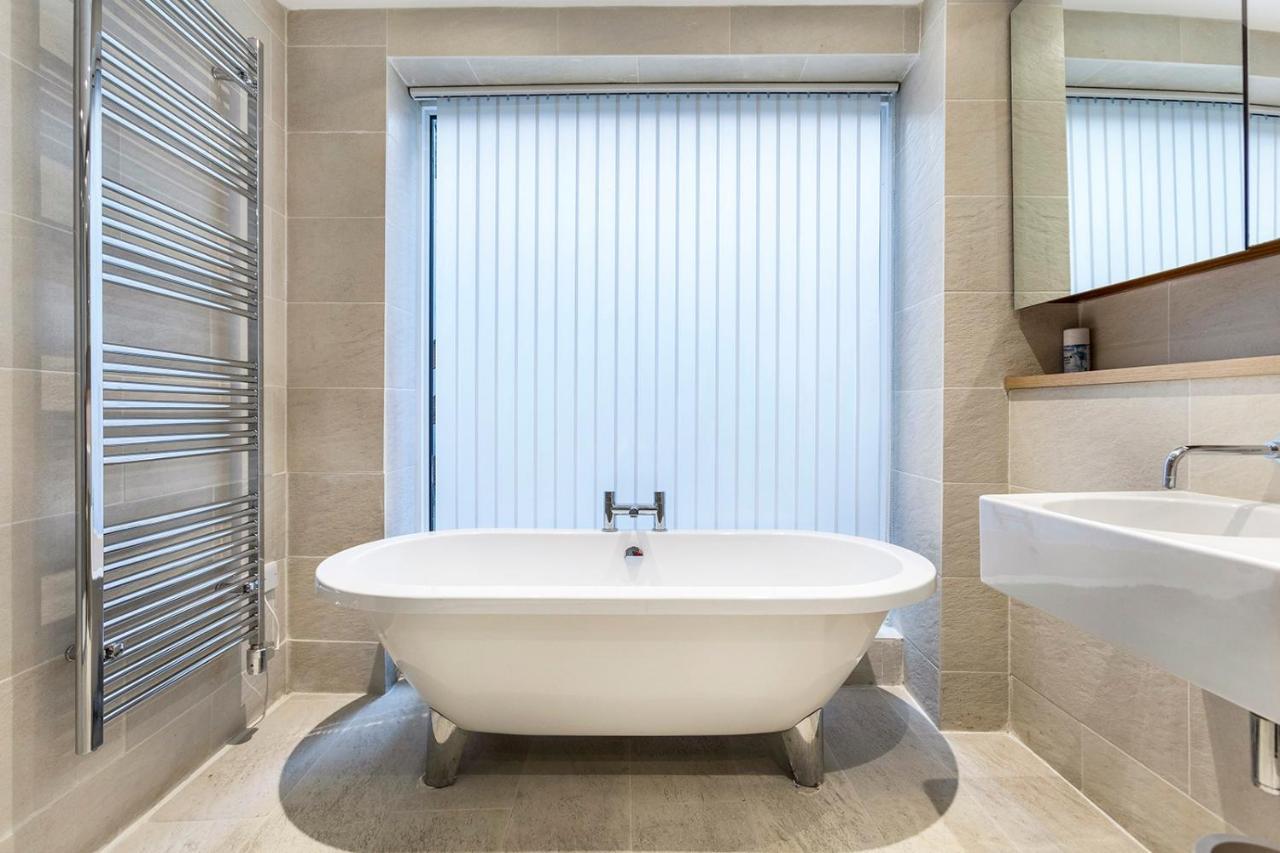 Apartment Aspen Regis Kensington London
