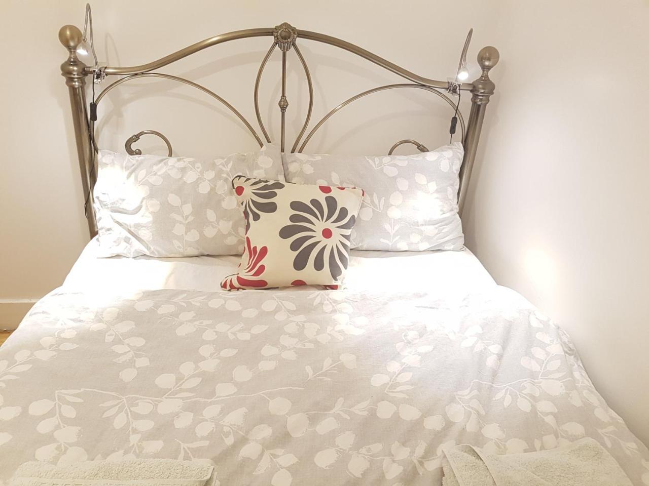 Apartment The Quiet & Cosy Fulham Reach Crib London