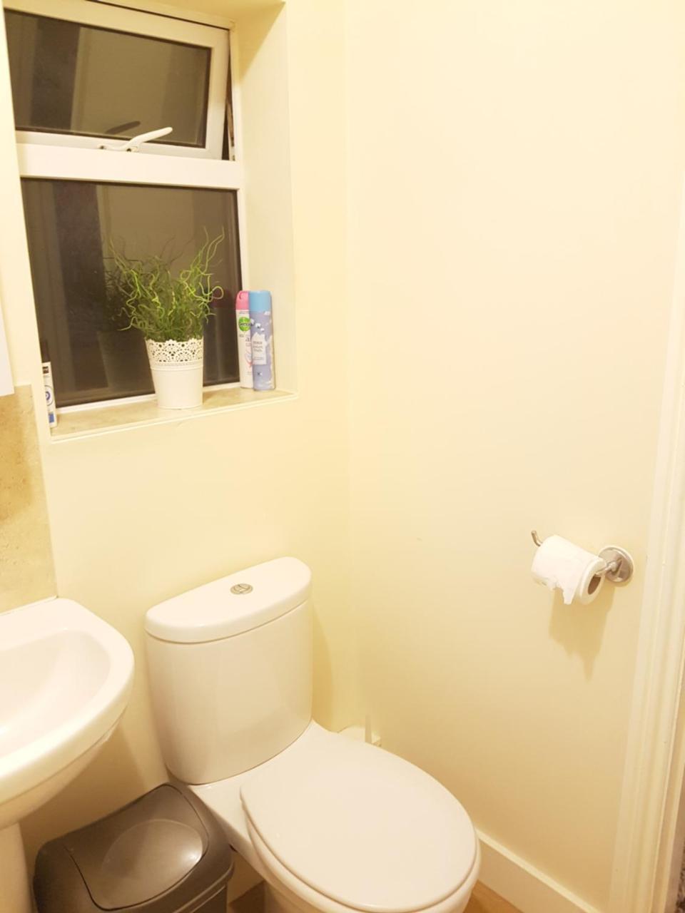 The Quiet & Cosy Fulham Reach Crib Apartment