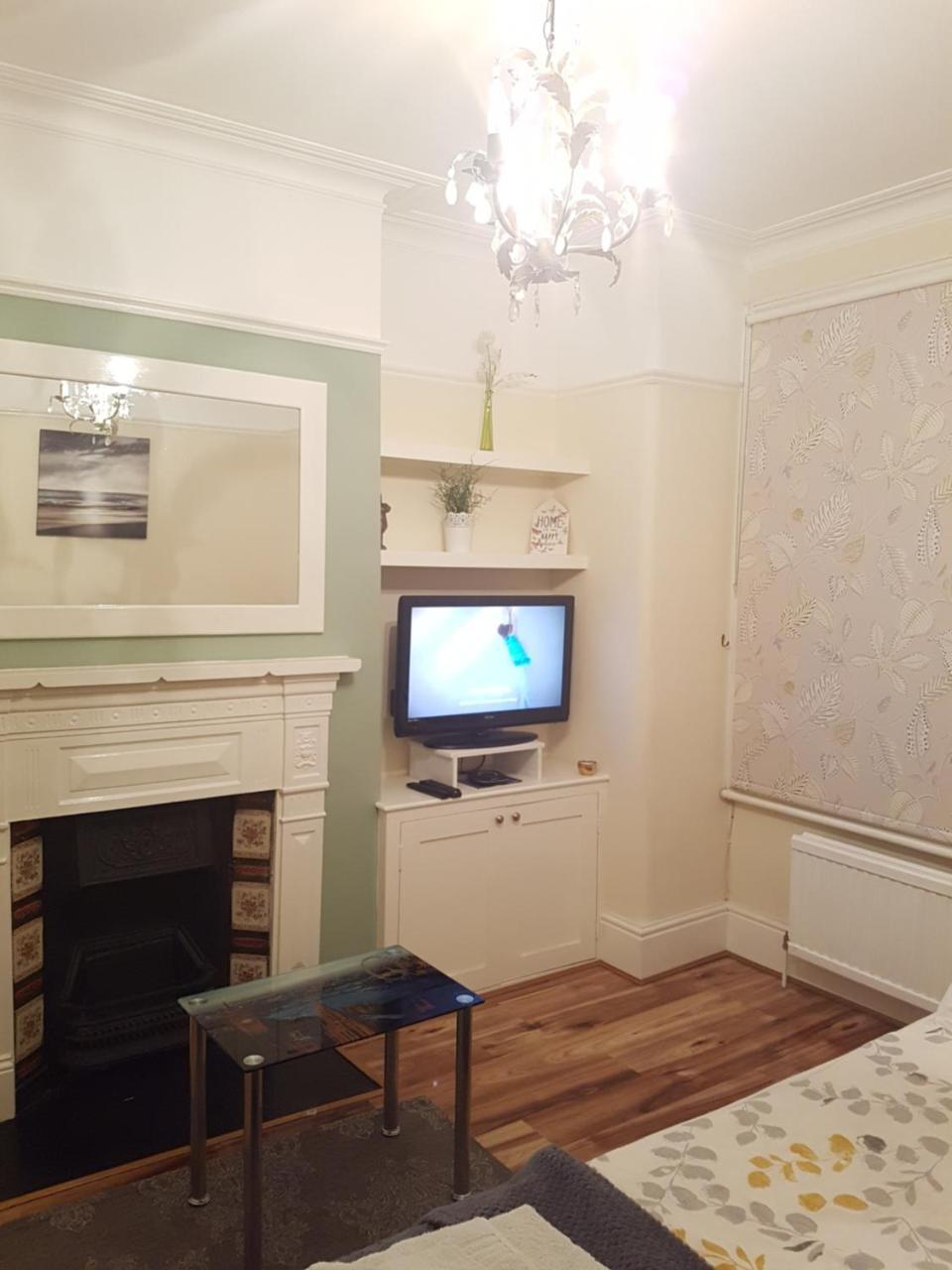 Apartment The Quiet & Cosy Fulham Reach Crib London