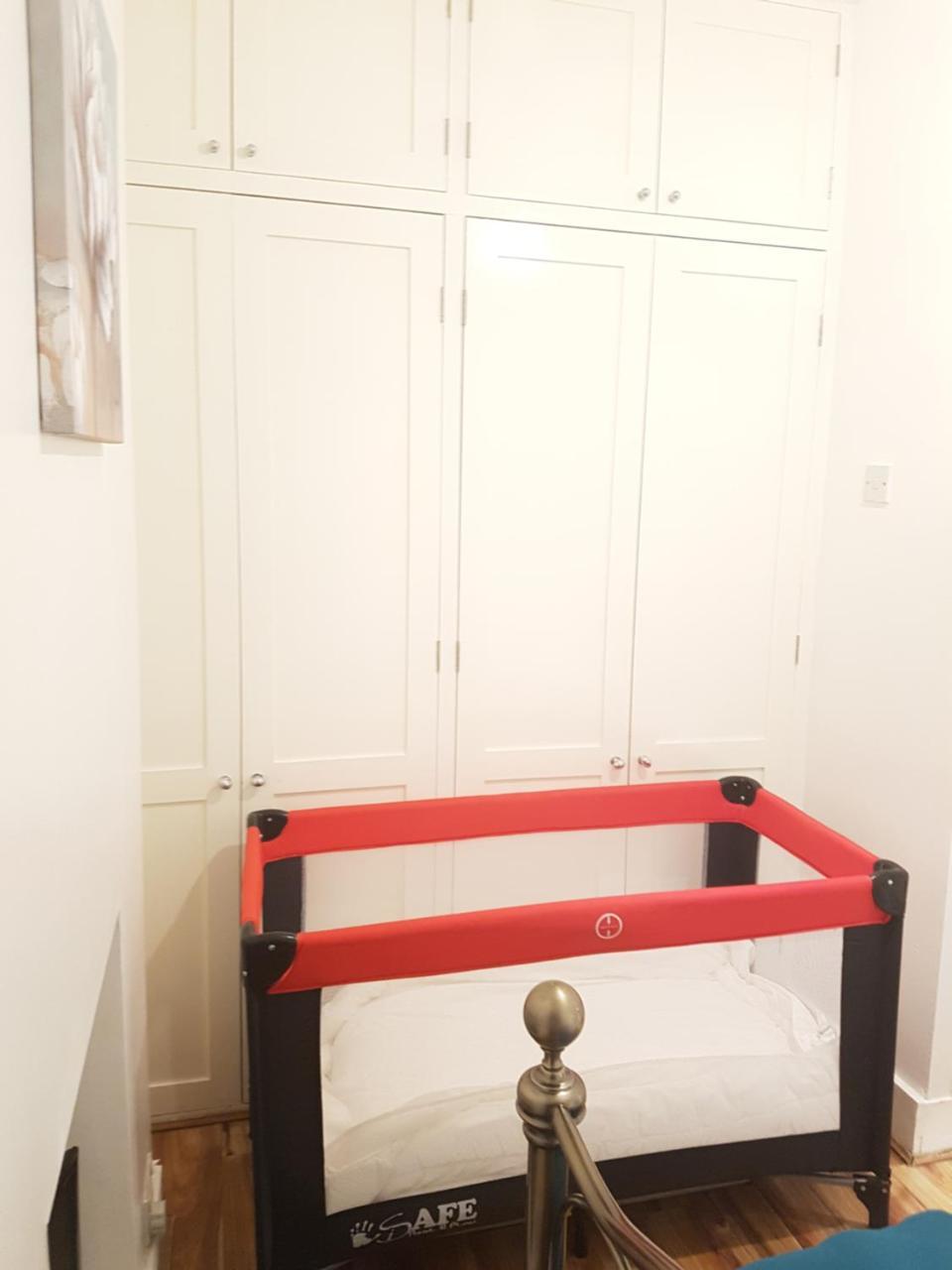 The Quiet & Cosy Fulham Reach Crib Apartment London