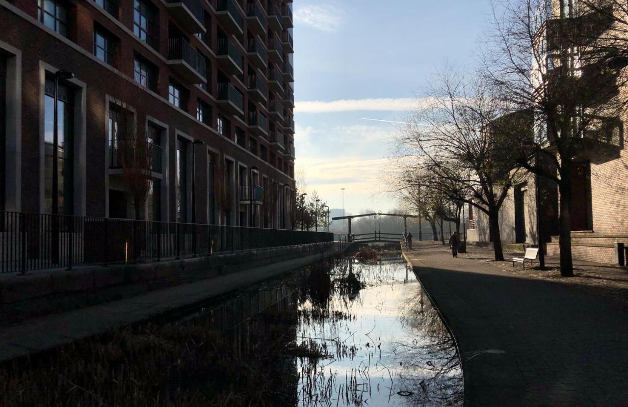 Apartment Access Canada Water London