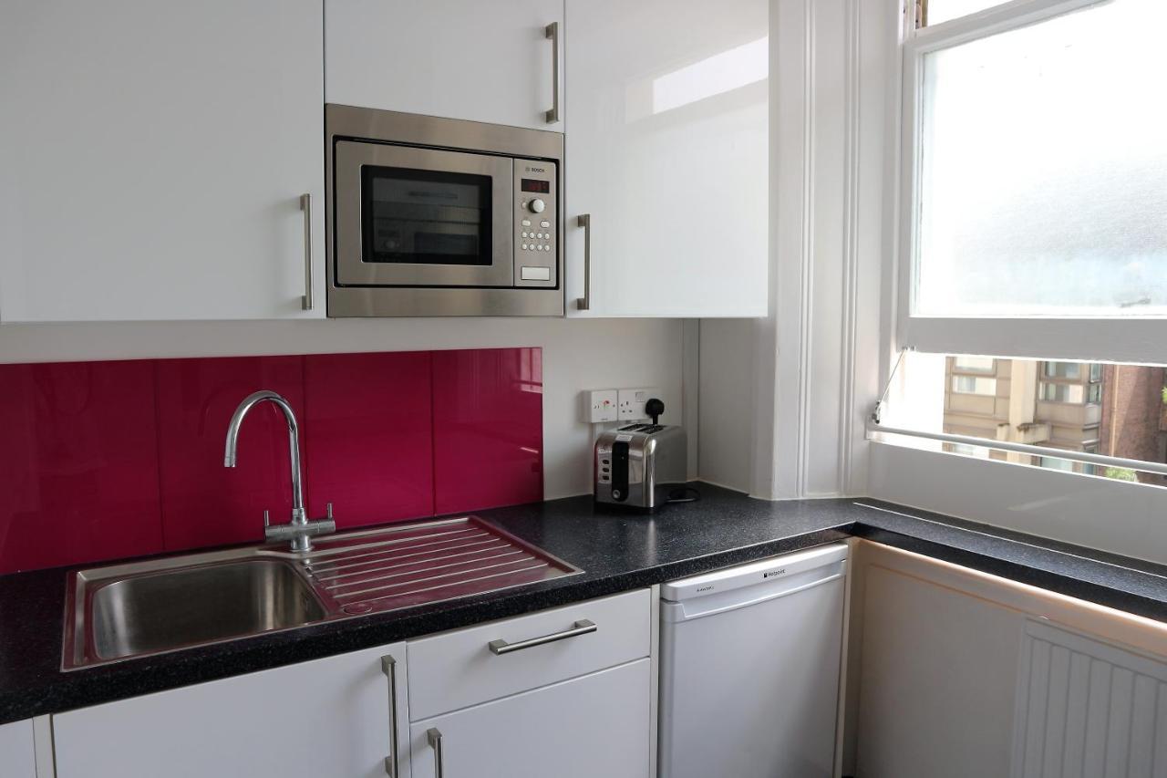 Hostal New Mansion House *