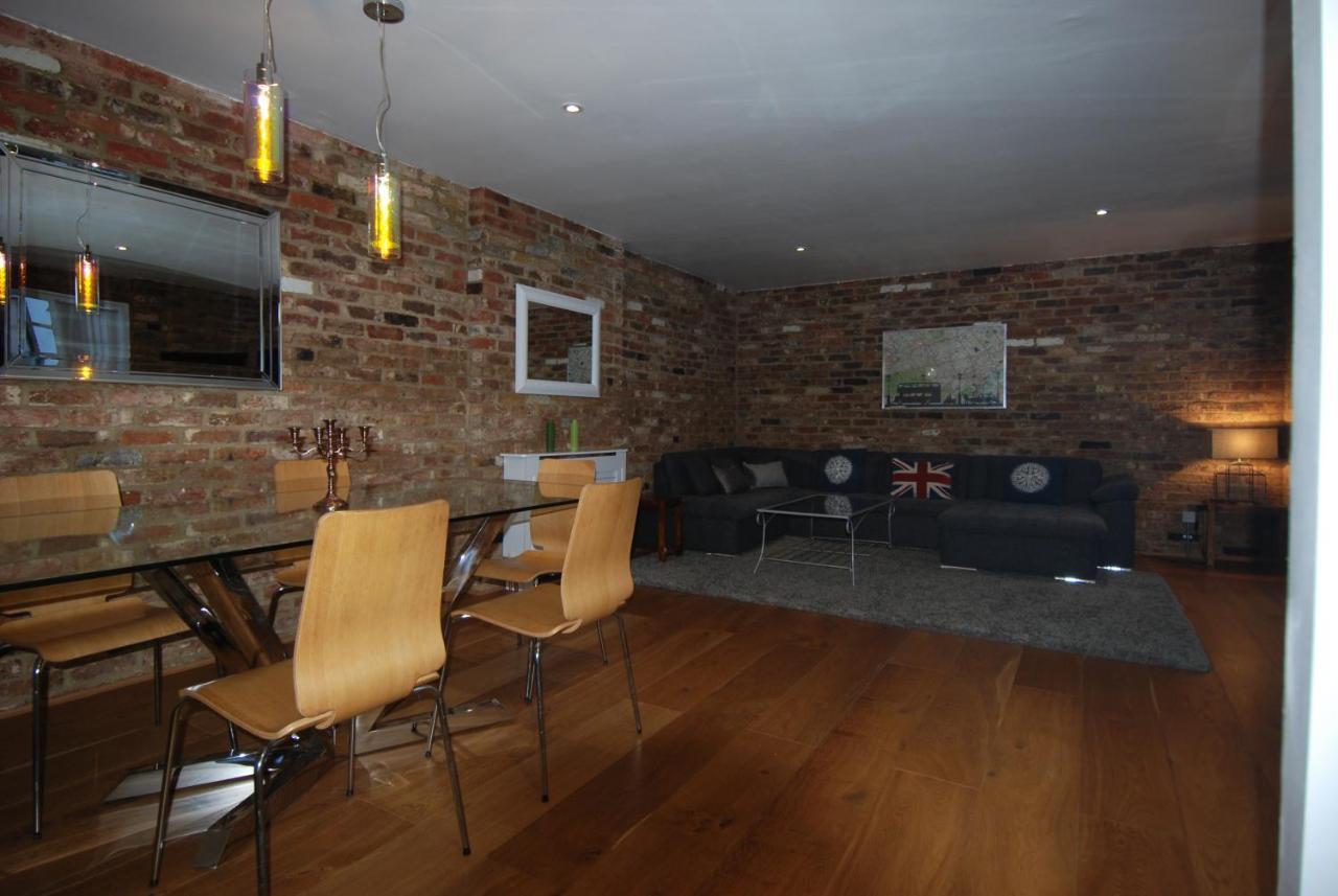Destination 2 Three Apartment London