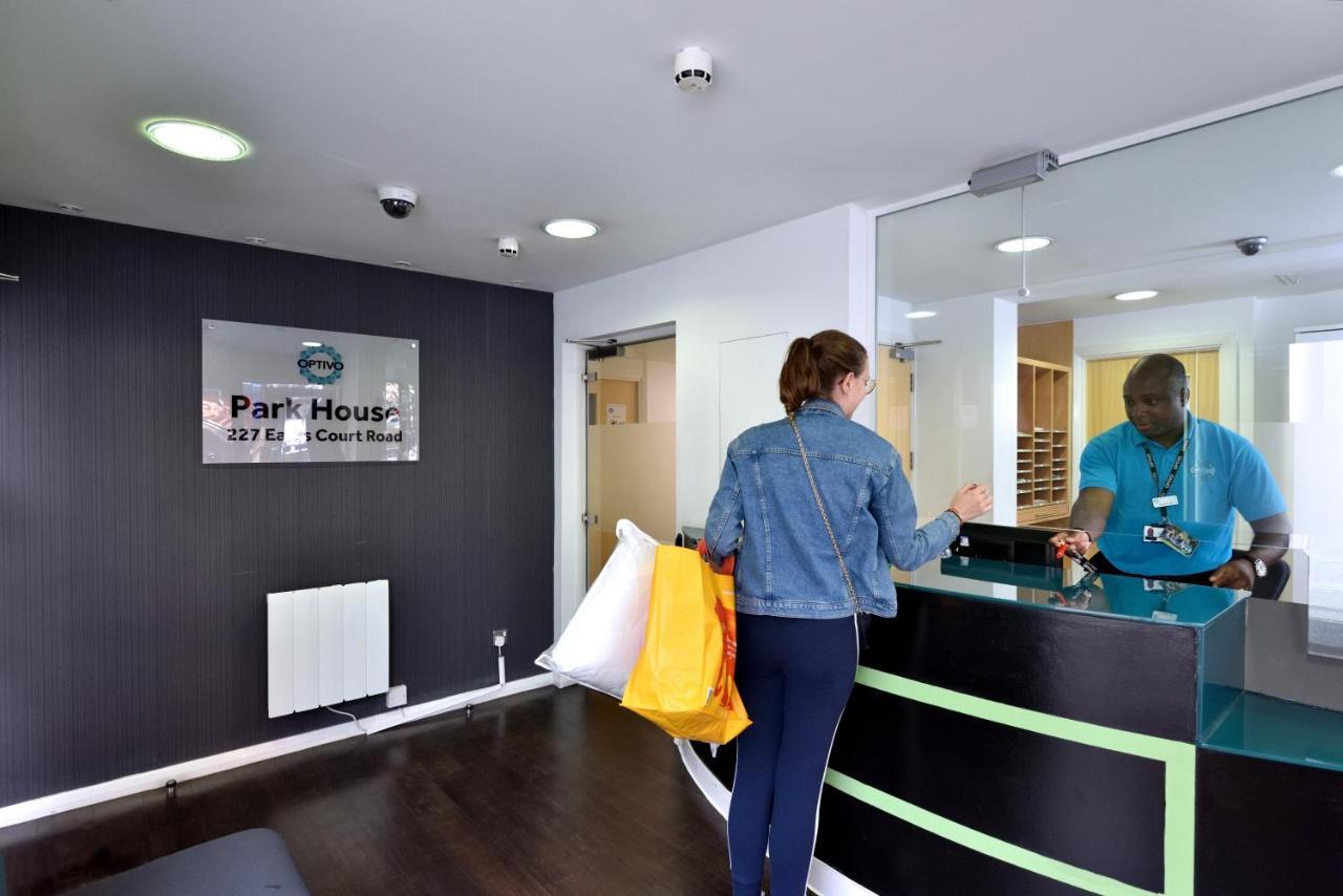 Park House Apartment *