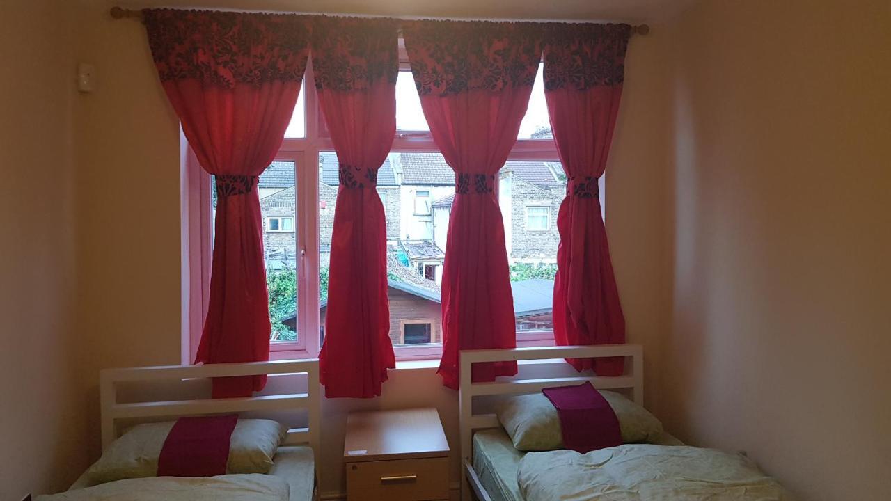 Upton Park Bed and breakfast Londres