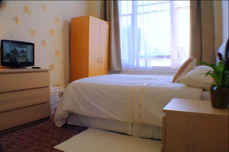 Camden Castle Bed & Breakfast *