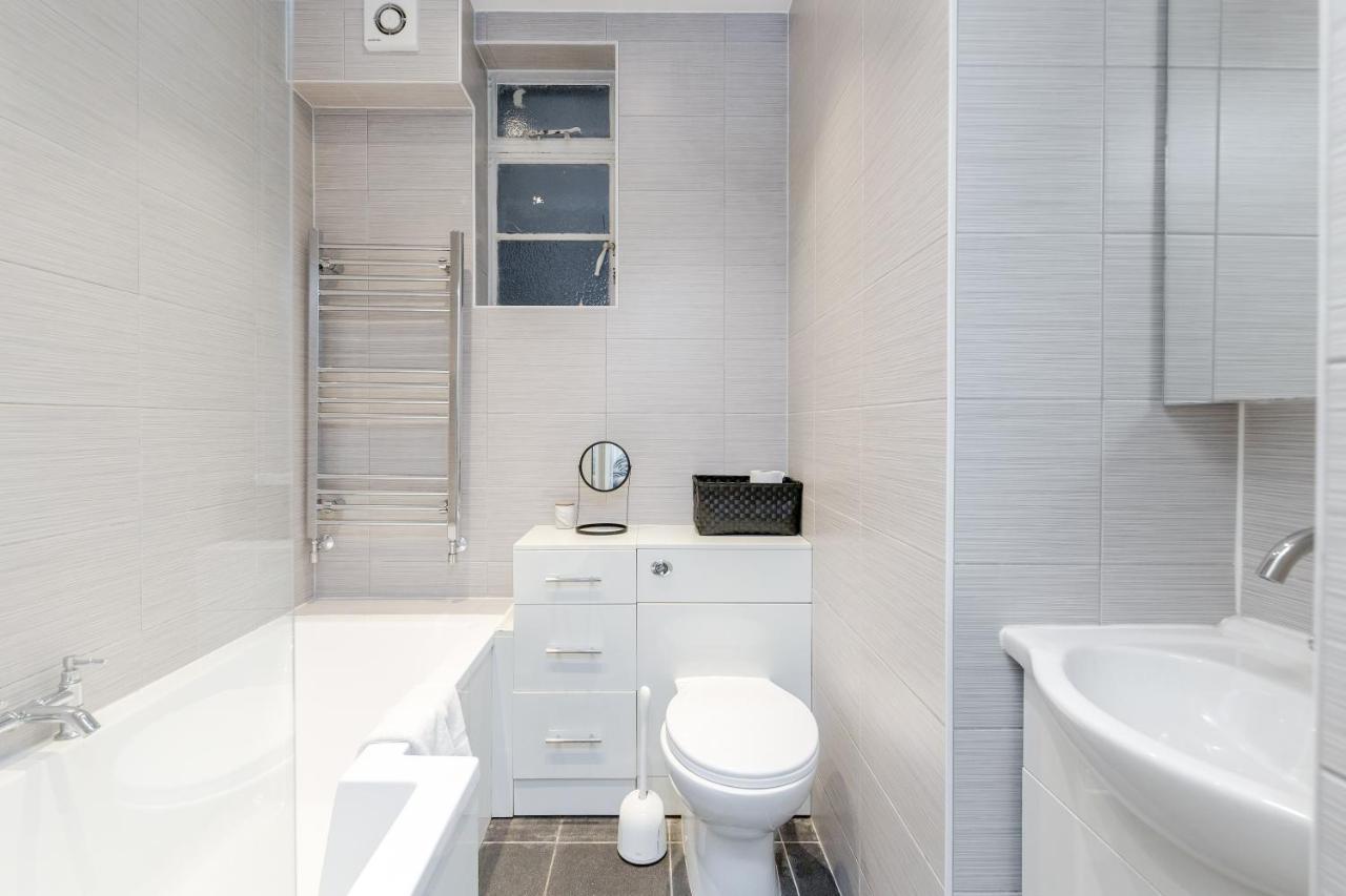 72 Hatherley Court Apartment *