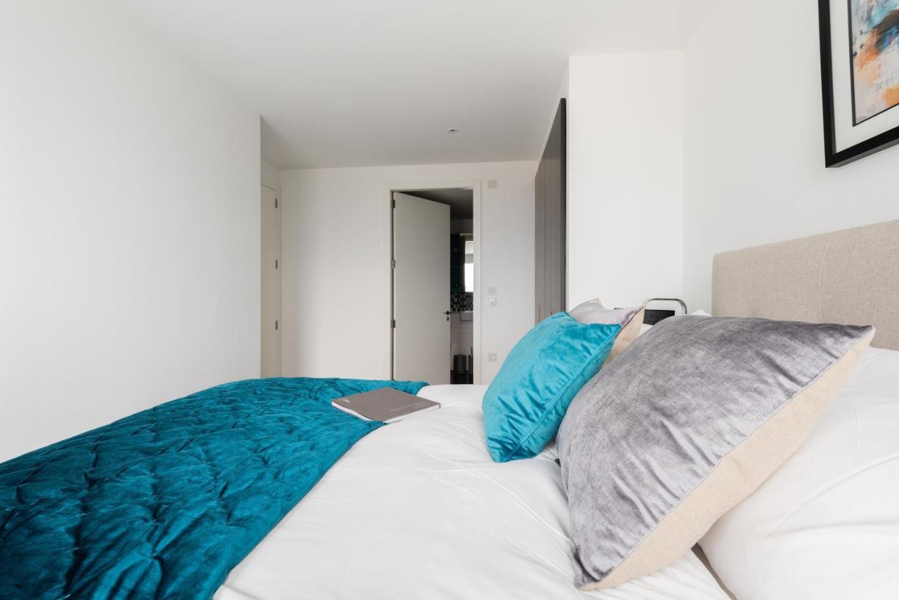Skyline View Cb Platinum Penthouses Next To Eye Apartment London